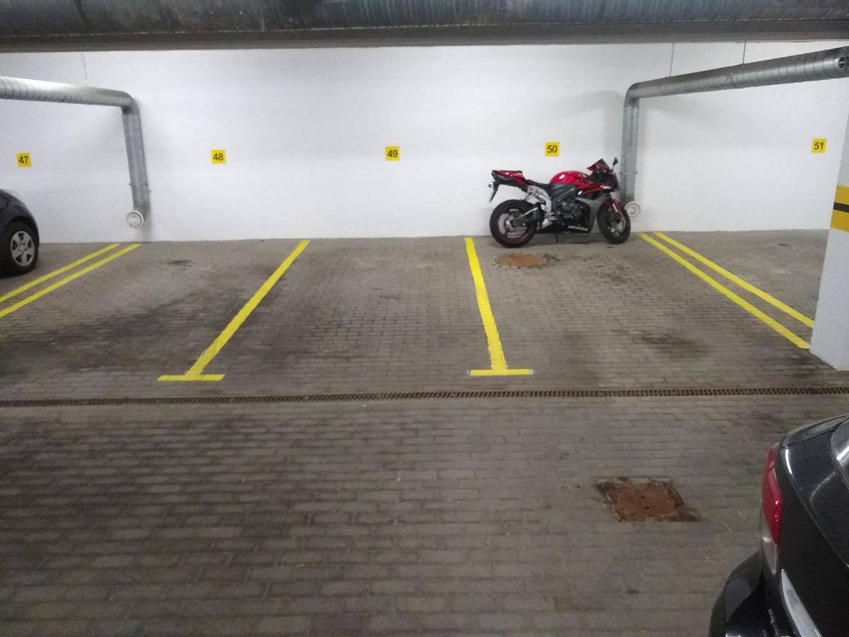 Green Apartment Z Bezplatnym Parkingiem ออลชติน ภายนอก รูปภาพ
